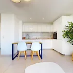 Cote Jardin Joli T2 Avec Garage A 100m Du Apartment