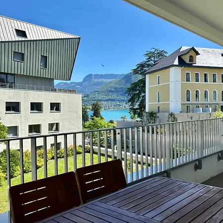 Côté Jardin Joli T2 Avec Garage à 100m Du * Annecy
