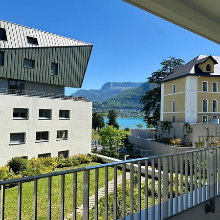 Cote Jardin Joli T2 Avec Garage A 100m Du Apartment Annecy