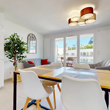 Côté Jardin Joli T2 Avec Garage à 100m Du Annecy